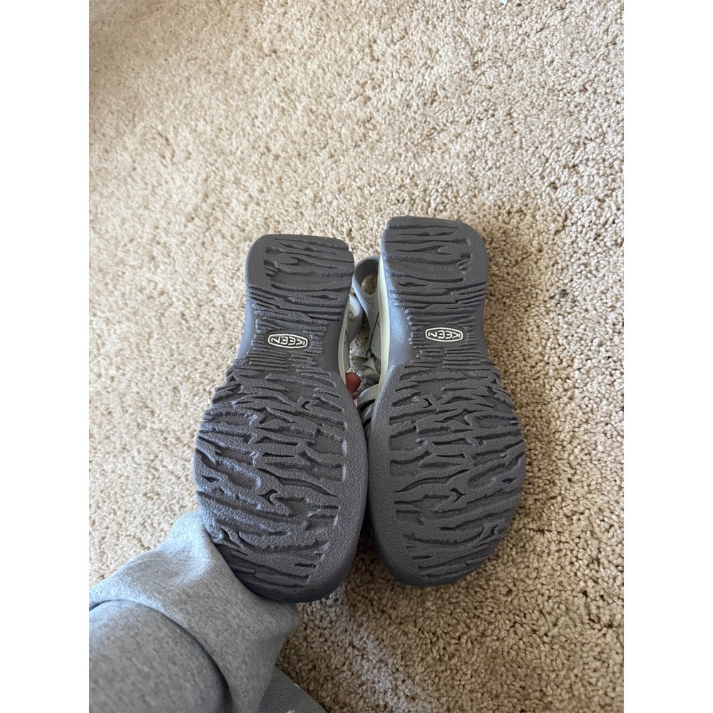Keen Rose Sandals Womens 8 Light Grey Silver Hiking Water Shoes 1022967 - Picture 6 of 6